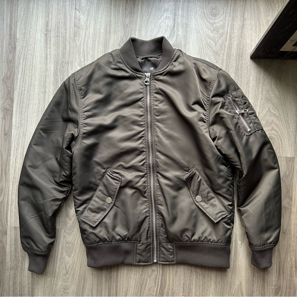 H&M | Men's Bomber Jacket in Metallic Grey (Small)